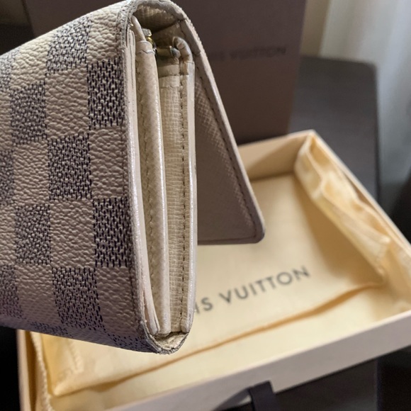 **SOLD** Louis Vuitton Azur women’s wallet - Picture 5 of 9